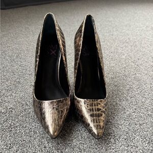 Elegant Bronze Textured Women's Heels